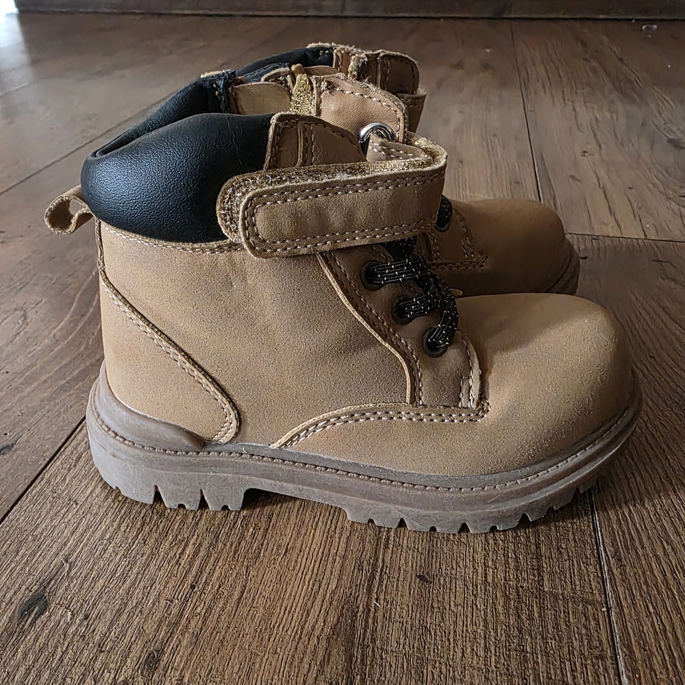 Wonder Nation Brown Kids Boots with Black Trim